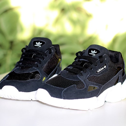 Buty sportowe damskie Adidas Originals dla biegaczy bez wzorów z zamszu sznurowane 