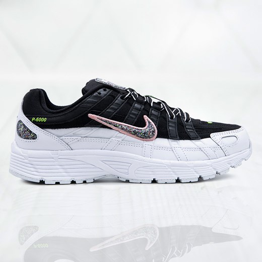 Buty sportowe damskie Nike bez wzorów sznurowane na platformie 