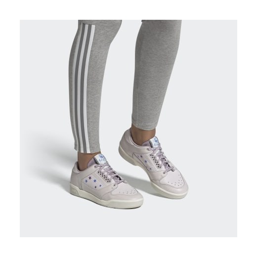 Buty sportowe damskie Adidas ze skóry sznurowane na płaskiej podeszwie 
