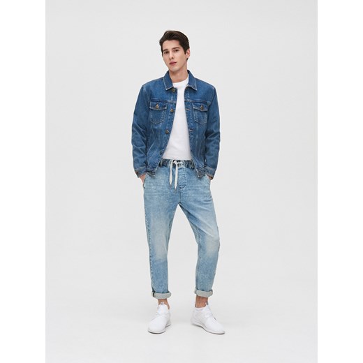Niebieskie jeansy męskie Cropp 