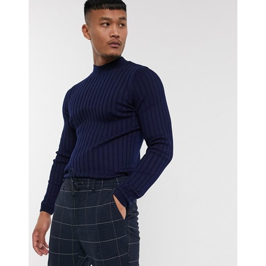 ASOS DESIGN – Granatowy sweter w szerokie prążki z golfem, podkreślający sylwetkę