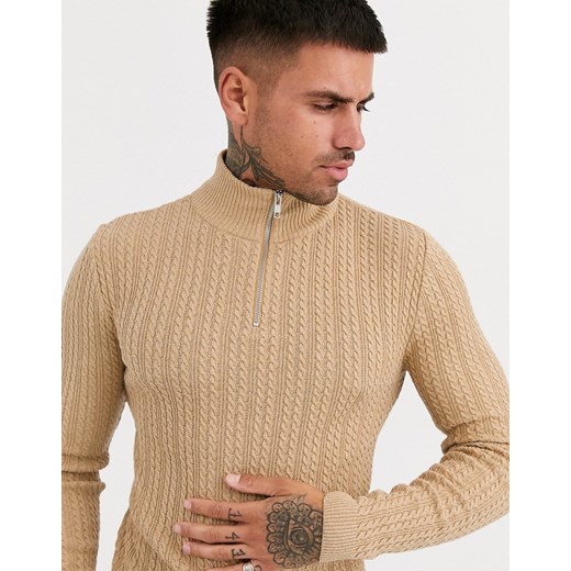 ASOS DESIGN – Jasnobrązowy lekki sweter ze splotem warkoczowym o kroju podkreślającym sylwetkę z krótkim zamkiem
