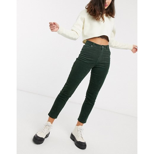 Monki Kimmy — Zielone sztruksowe spodnie o dopasowanym kroju-Zielony