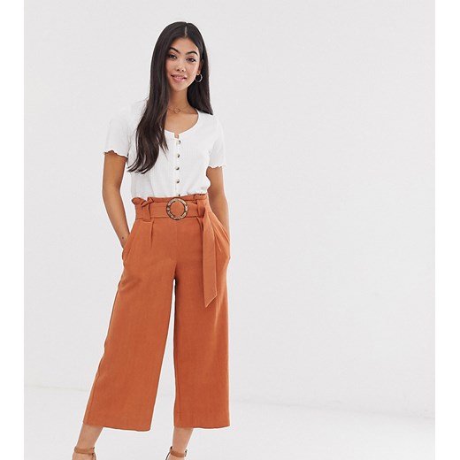Rude spodnie 3/4 z paskiem marki New Look Petite-Czerwony