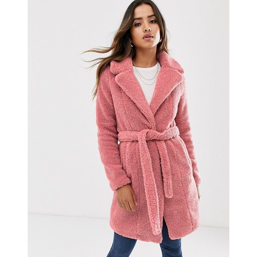 Vero Moda – Płaszcz ze sztucznego futra z paskiem w talii-Różowy