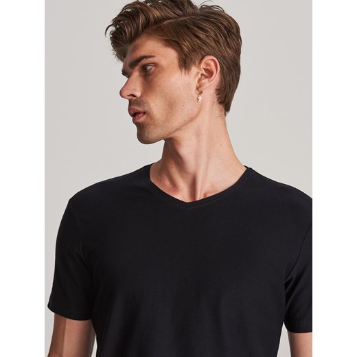 T-shirt męski czarny Reserved z krótkimi rękawami 