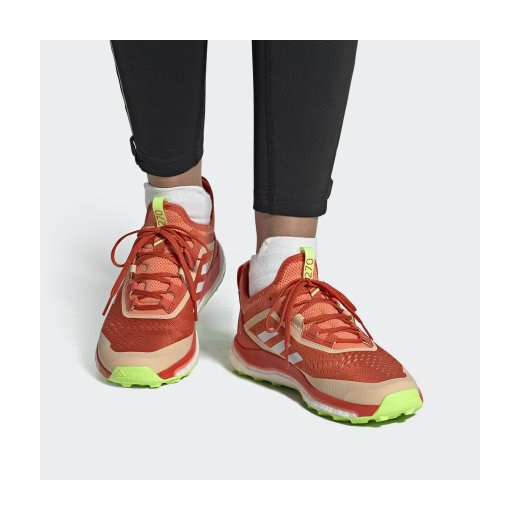 Buty sportowe damskie Adidas do biegania terrex wiązane 