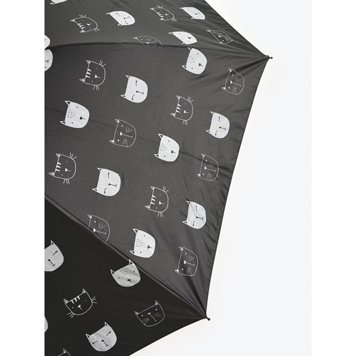 Parasol Gate w abstrakcyjnym wzorze