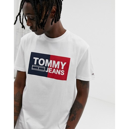 Tommy Jeans – Biały T-shirt o regularnym kroju z logo na dwuczęściowym polu Tommy Jeans  M Asos Poland