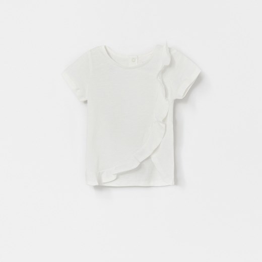 Reserved - Bawełniany t-shirt z asymetrycznym przodem i falbanką - Kremowy Reserved  86 