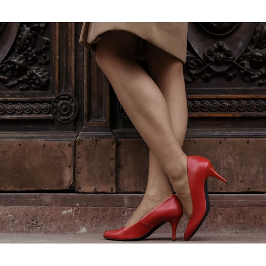 Czółenka Zapato skórzane czerwone gładkie eleganckie ze szpiczastym noskiem 