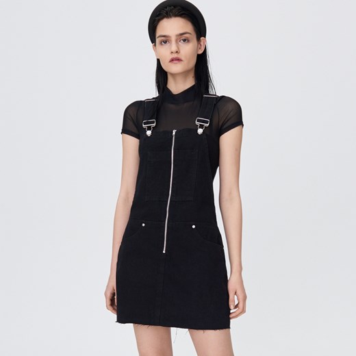 Sukienka Sinsay czarna z krótkimi rękawami 