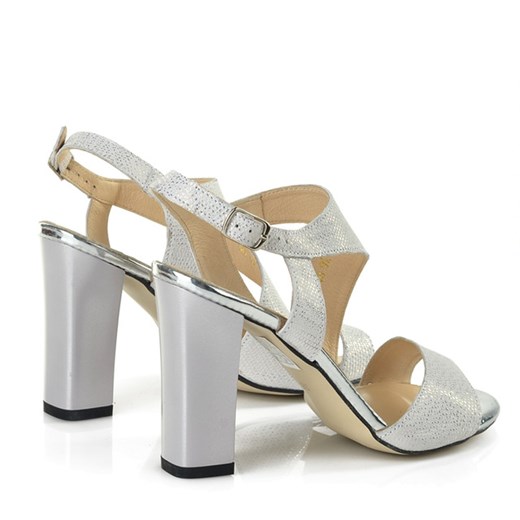 Sandały damskie Gamis srebrne bez wzorów eleganckie z klamrą na średnim obcasie 
