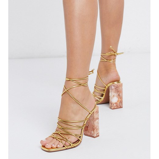 ASOS DESIGN Wide Fit – Nourish – Wiązane sandały w kolorze złota na marmurkowym obcasie-Złoty