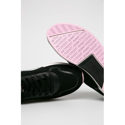 Tommy Hilfiger buty sportowe damskie gładkie na wiosnę czarne płaskie 