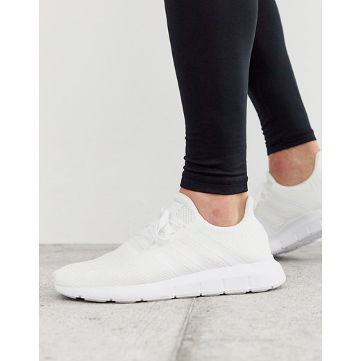 adidas Originals – Swift Run – Białe buty sportowe do biegania-Biały