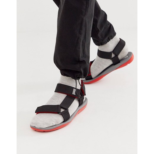 Camper — Czarno-czerwone sandały na grubej podeszwie-Czarny