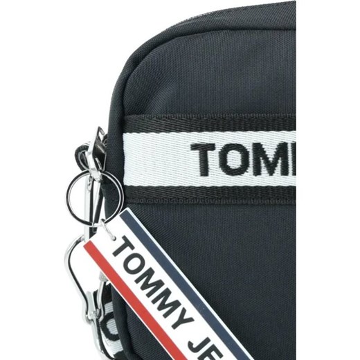 Listonoszka Tommy Jeans z kolorowym paskiem średnia na ramię młodzieżowa 