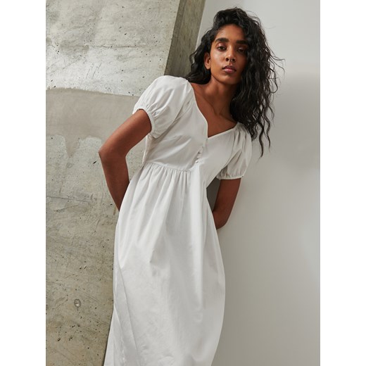 Sukienka biała Reserved z dekoltem v 