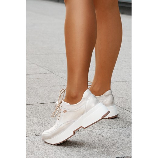 Buty sportowe damskie Saway młodzieżowe bez wzorów na płaskiej podeszwie wiązane 
