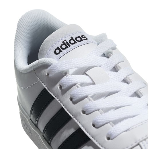 Buty sportowe dziecięce Adidas na wiosnę 