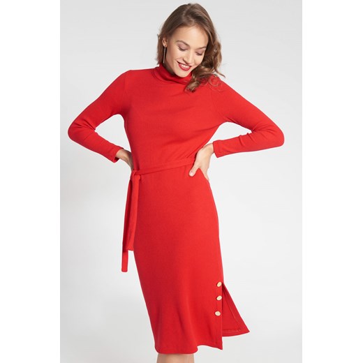 Czerwona dzianinowa sukienka za kolana z rozporkiem Quiosque  38 40 42 okazyjna cena  