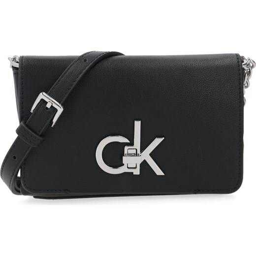 Listonoszka Calvin Klein bez dodatków matowa na ramię średnia 
