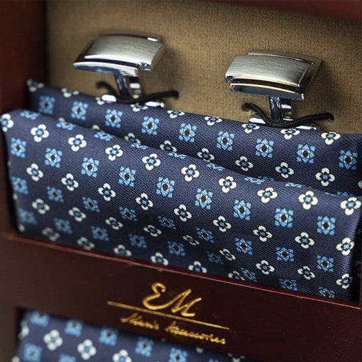 Zestaw Prezentowy dla mężczyzny w kolorze granatowym: krawat + poszetka + spinki zapakowane w pudełko EM 16 Em   EM Men's Accessories