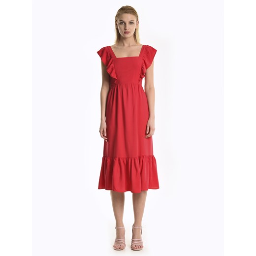 Sukienka Gate na randkę czerwona z dekoltem karo z krótkimi rękawami trapezowa elegancka 