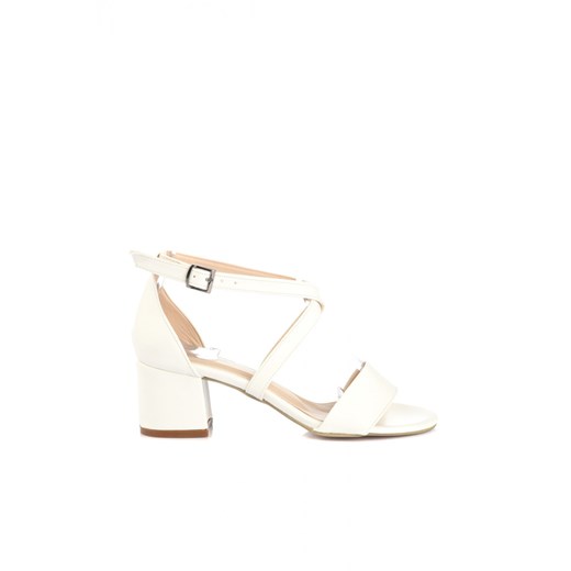 Trendyol sandały damskie letnie z klamrą białe eleganckie 