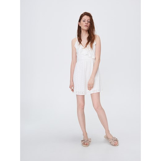Sukienka biała Sinsay mini prosta 
