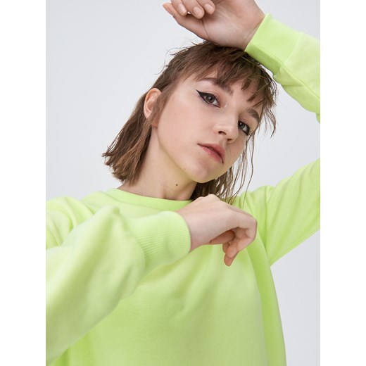 Sinsay bluza damska gładka krótka w stylu młodzieżowym 