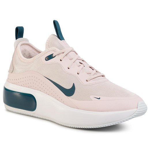 Buty sportowe damskie na platformie wiązane bez wzorów Buty sportowe damskie Nike na platformie młodzieżowe bez