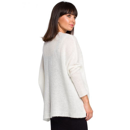 BK018 Luźny sweter z kieszenią - ecru Be Knit  S-L Świat Bielizny