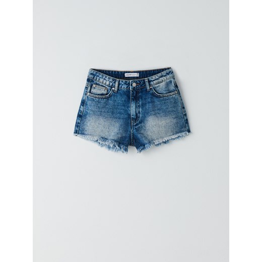 Cropp - Jeansowe szorty ze średnim stanem - Niebieski Cropp  42 