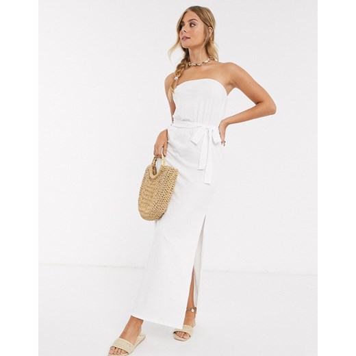 ASOS DESIGN – Biała sukienka maxi z dekoltem typu bandeau i paskiem-Biały