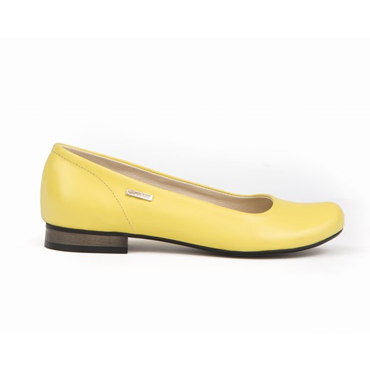 Balerinki Zapato żółte ze skóry gładkie bez zapięcia 