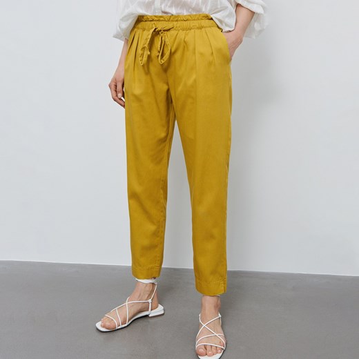 Spodnie damskie Reserved żółte gładkie 