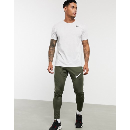 Nike Football – Strike – Dopasowane joggersy w kolorze khaki-Zielony