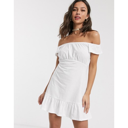 ASOS DESIGN – Biała letnia sukienka mini z odsłoniętymi ramionami i falbaną-Biały