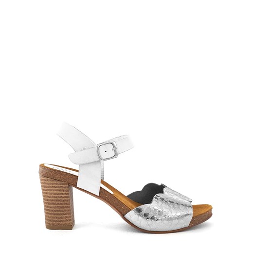 Skórzane sandały w kolorze biało-srebrnym