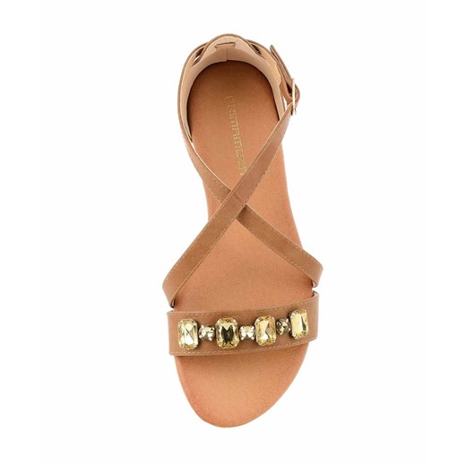 Brązowe sandały damskie Primamoda z klamrą bez wzorów casual 