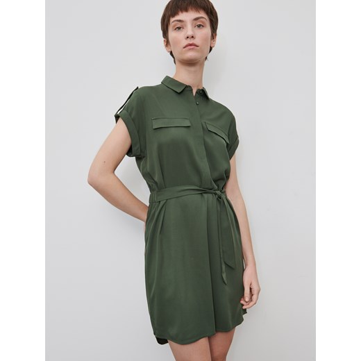 Sukienka zielona Reserved gładka szmizjerka z krótkimi rękawami na co dzień 