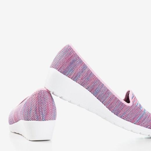 Różowe damskie mokasyny na niskim koturnie Torkia - Obuwie Royalfashion.pl 37