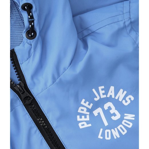 Niebieska kurtka chłopięca Pepe Jeans z nadrukami 