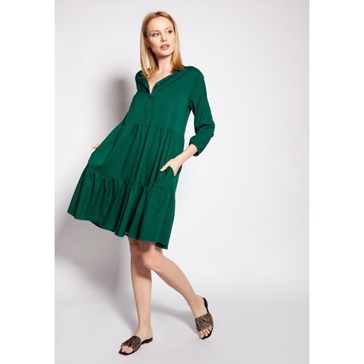 CM5359 Sukienka mini z falbankami i rękawem 3/4 - zielona