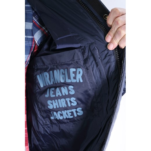 Kurtka Wrangler® Protector "Navy" be-jeans niebieski poliamid