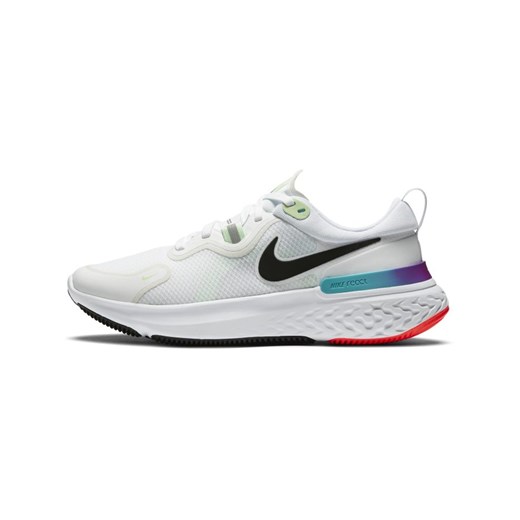 Buty sportowe damskie Nike dla biegaczy sznurowane na płaskiej podeszwie 