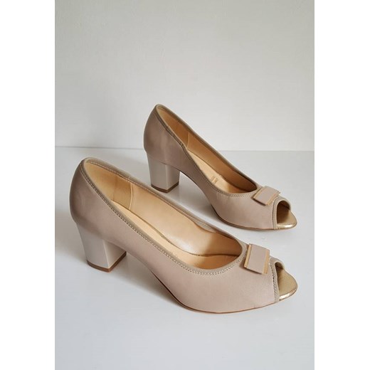 Saway czółenka peep toe bez wzorów ze skóry bez zapięcia