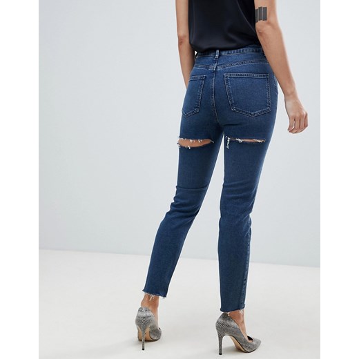ASOS DESIGN Farleigh – Niebieskie dopasowane jeansy mom z
